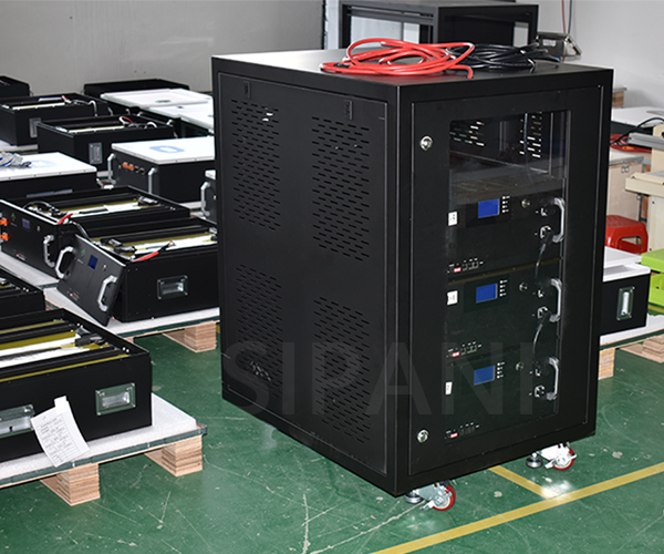 As vantagens das baterias de montagem em rack e montagem em parede para racks de servidores