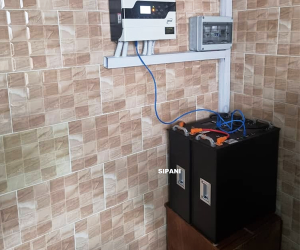 Bateria montada em rack dos Emirados Árabes Unidos 48v 100ah funcionou com inversor de 5KW