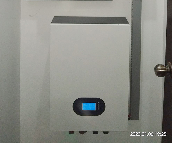 TRABALHO POWERWALL 5.12KWH EM CASA COM INVERSOR DEYE