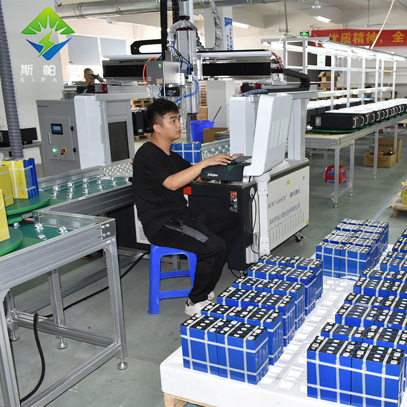 Bateria solar de íon de lítio montada em rack SIPANI 10kwh 48v 100ah 200ah 300ah 400ah 500ah Lifepo4 Pack de bateria