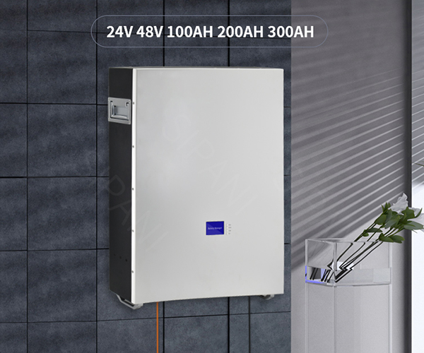 Listagem de bateria ultrafina NOVA 48V200AH montada na parede!